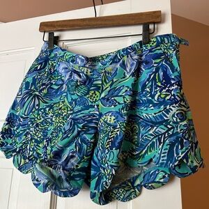 Lilly Pulitzer scallop shorts